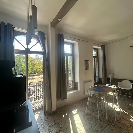 Le Cours Foucault N3 I Balcon Sur Le Parc